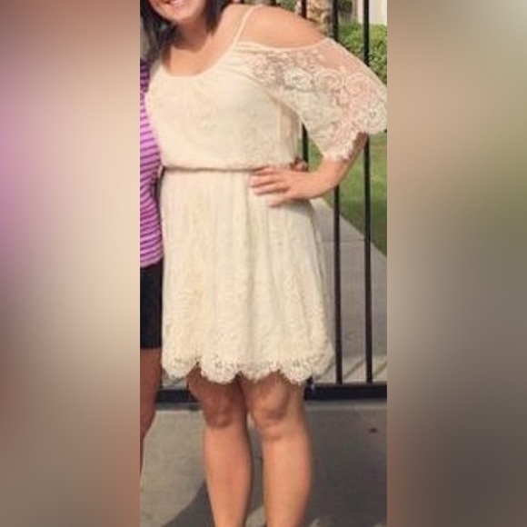 Lace Cold Shoulder Dress - Picture 3 of 3